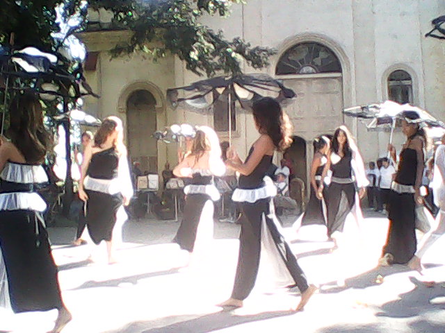 Spectacle "Le cœur du Monde" 2018, Danse Contemporaine Adolescents. CUBA-DANZA 