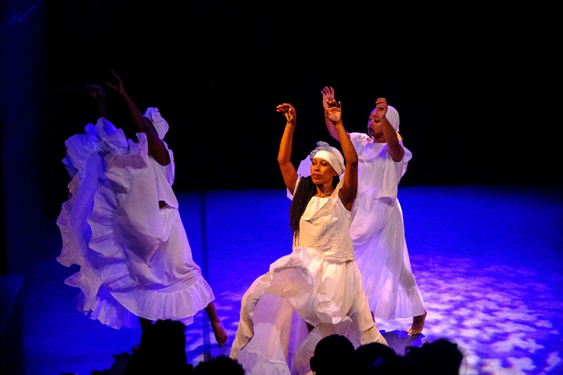 Spectacle "Ebauche". Danse Afro-Contemporaine Adultes. Association Eclsusia. Centre Chorégraphique La Pépinière. 2024 