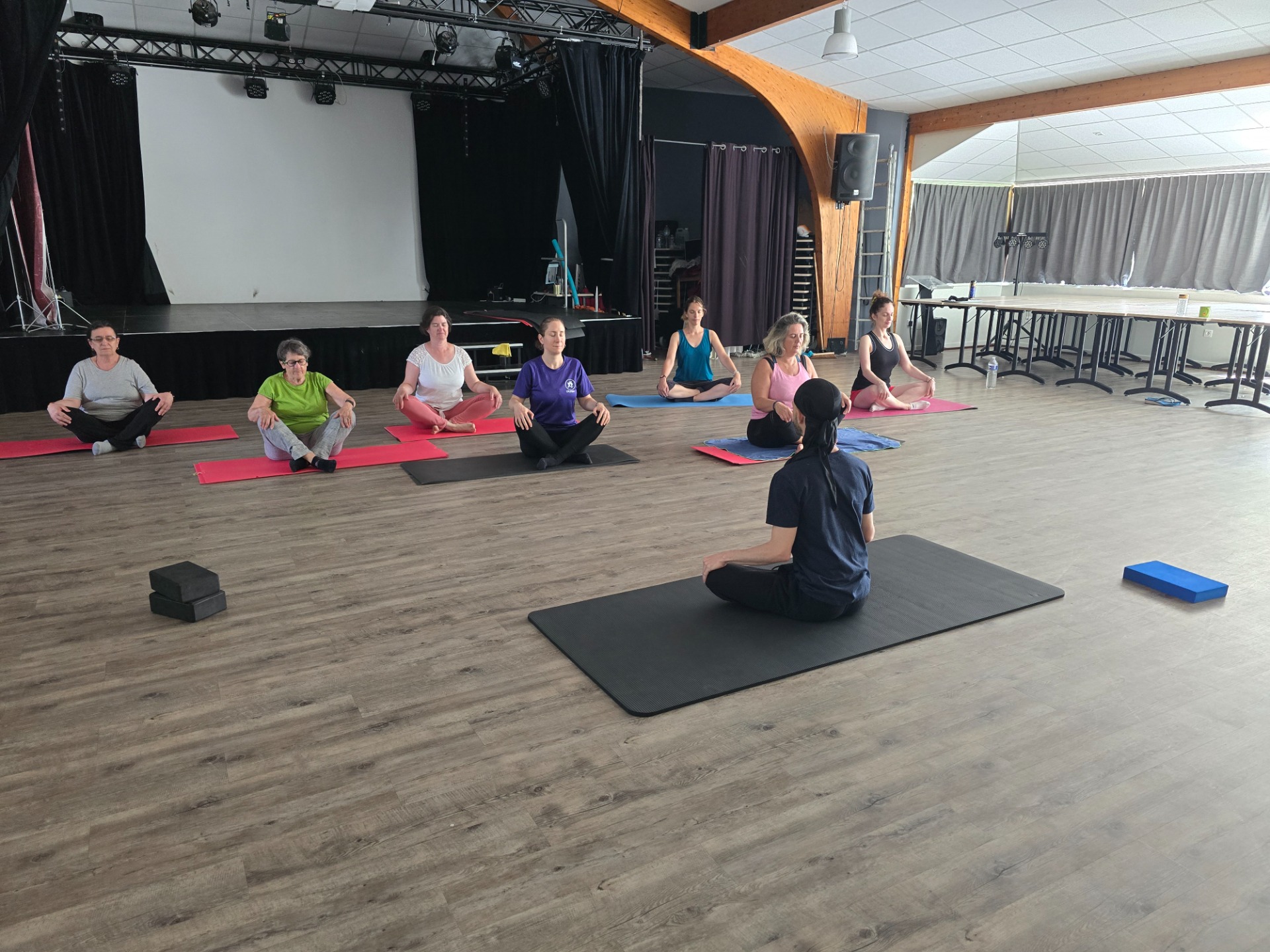 Cours de Yoga-Danse au VVF, Normandie. 2025